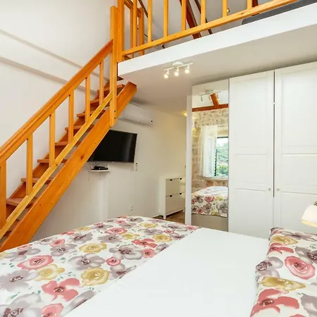 Klacina גובדארי